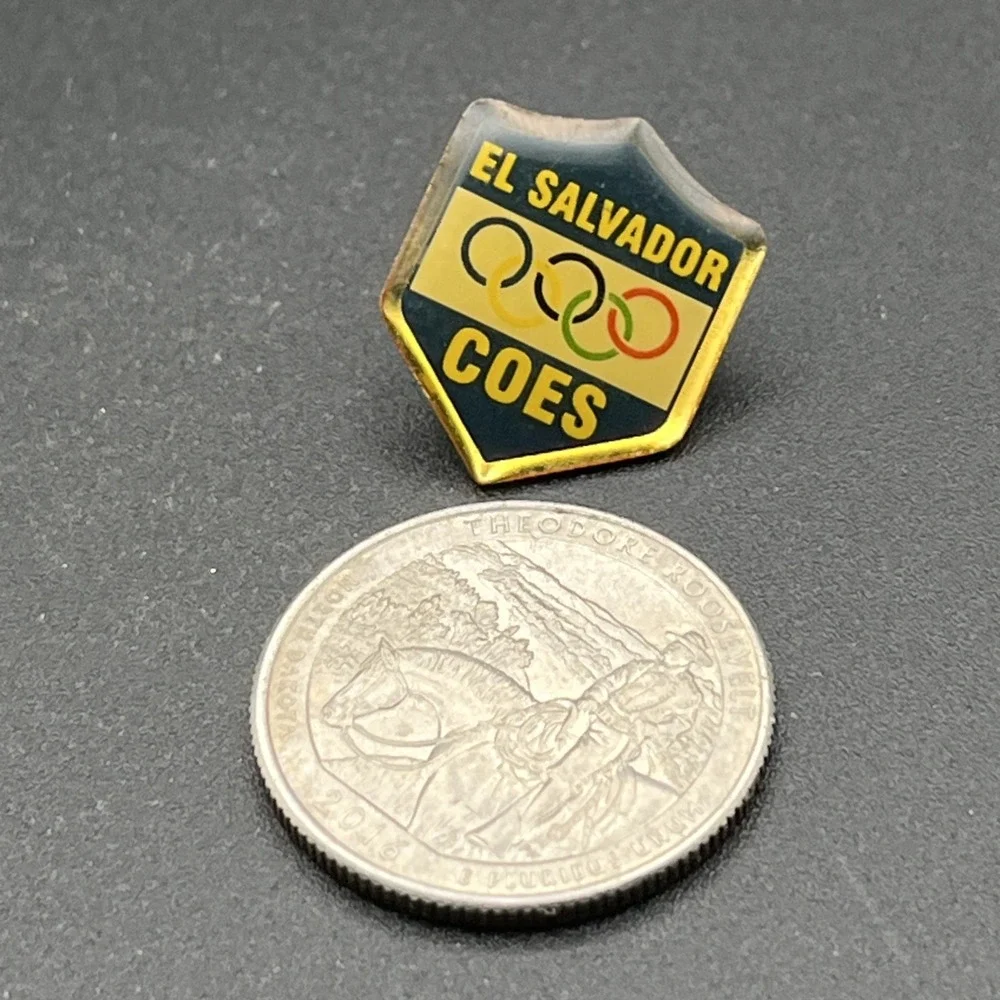 El Salvador COES Olympic Committee Shield Crest Lapel‎ Hat Pin